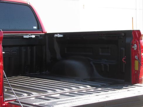 Certified 2021 Toyota Tundra Platinum AWD/4WD image 9