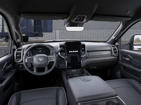 New 2025 RAM 3500 Laramie AWD/4WD image 15