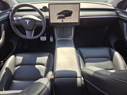 Used 2023 Tesla Model Y Performance image 12