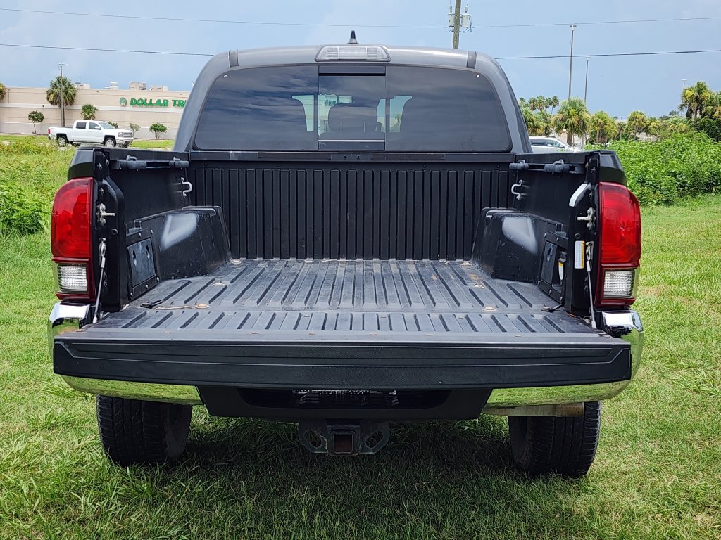 Used 2018 Toyota Tacoma TRD Off-Road AWD/4WD image 13