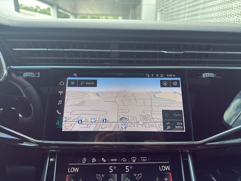 Used 2023 Audi Q7 3.0T Prestige AWD/4WD image 16
