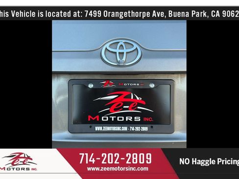 Used 2005 Toyota Matrix XR FWD image 53
