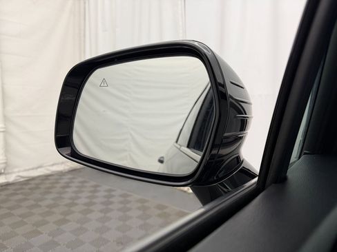 Used 2024 Kia Sorento S image 17