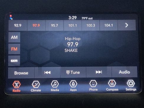 Used 2020 Jeep Cherokee Latitude Plus image 25