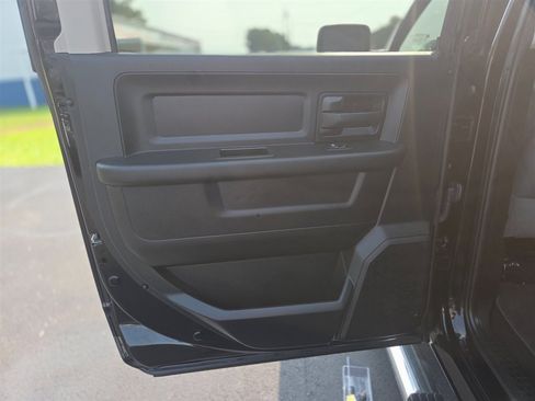 Used 2020 RAM 1500 Tradesman w/ Chrome Plus Package RWD image 10