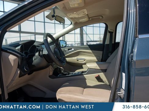 Used 2019 Ford Escape SE FWD image 3
