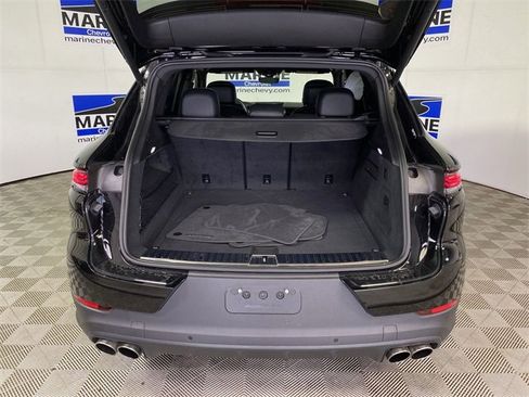 Used 2024 Porsche Cayenne S image 33