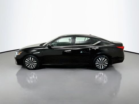 Used 2023 Nissan Altima 2.5 SV FWD image 4