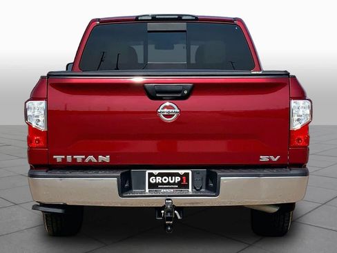 Used 2017 Nissan Titan SV RWD image 5
