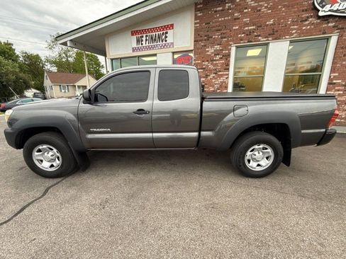 Used 2014 Toyota Tacoma 4x4 Access Cab w/ Convenience Package image 8