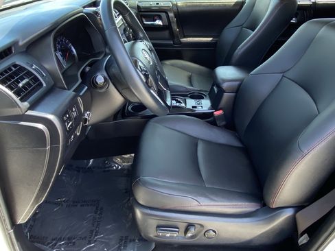 Used 2019 Toyota 4Runner TRD Off-Road Premium AWD/4WD image 29
