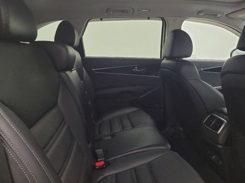 Used 2019 Kia Sorento SX FWD image 19