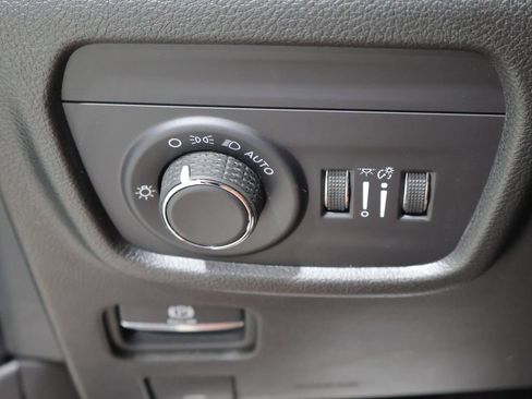 Used 2024 Jeep Grand Cherokee Altitude AWD/4WD image 33