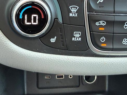 Used 2024 Chevrolet Equinox LT image 23