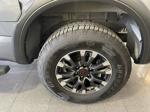 Used 2023 Nissan Titan PRO-4X w/ Pro-4x Convenience Package image 24