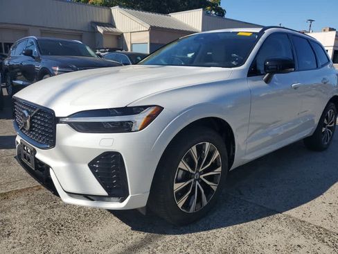 Used 2024 Volvo XC60 B5 Core w/ Protection Package Premier AWD/4WD image 2