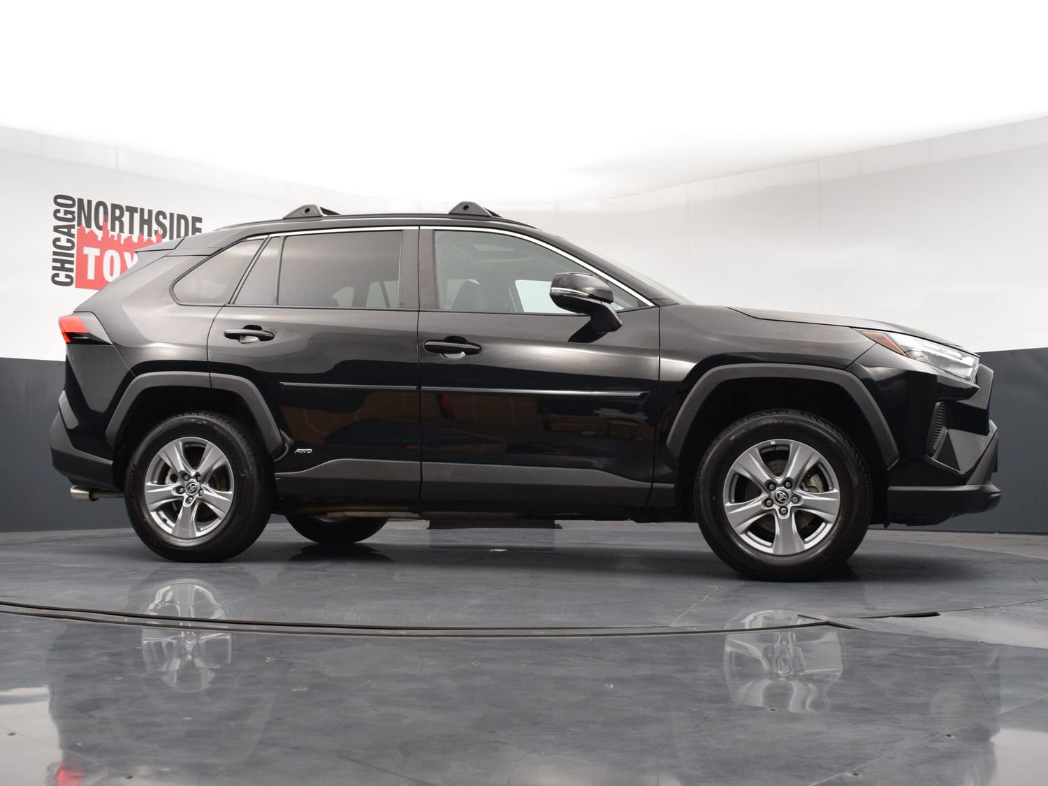 Used 2022 Toyota RAV4 XLE AWD/4WD image 30
