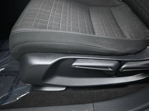 Used 2023 Honda HR-V LX image 13