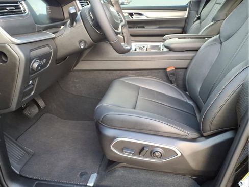 New 2026 Jeep Grand Wagoneer Limited AWD/4WD image 13