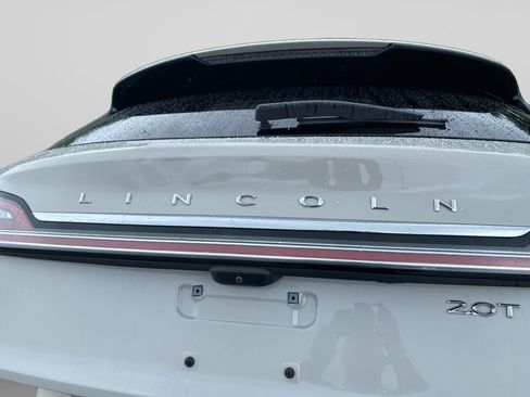 Used 2019 Lincoln Nautilus FWD image 17