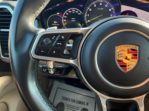 Used 2019 Porsche Cayenne E-Hybrid image 48