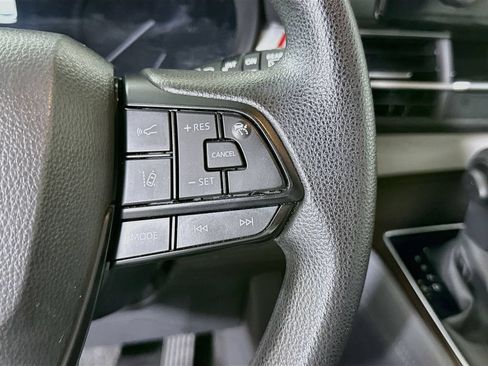 Certified 2024 Toyota Sienna LE FWD image 21
