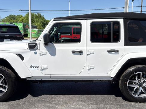 Used 2024 Jeep Wrangler Unlimited w/ Convenience Group AWD/4WD image 13