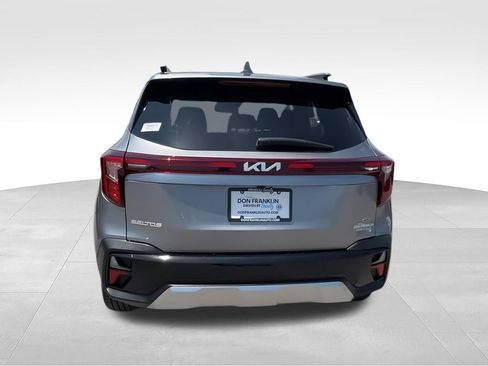 Certified 2026 Kia Seltos SX w/ SX Sunroof Package AWD/4WD image 7