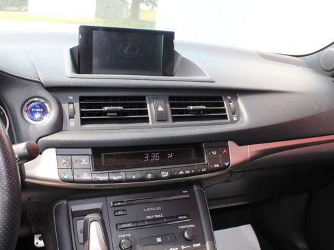 Used 2014 Lexus CT 200h image 11