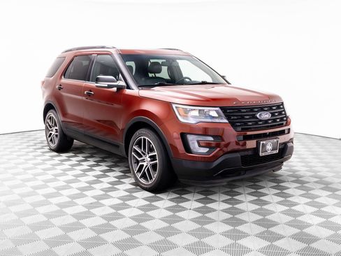 Used 2016 Ford Explorer Sport w/ Equipment Group 401A AWD/4WD image 9