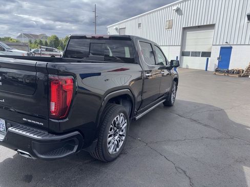 Used 2023 GMC Sierra 1500 Denali Ultimate AWD/4WD image 3