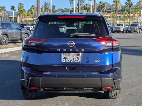 Certified 2024 Nissan Rogue SV w/ SV Premium Package image 9