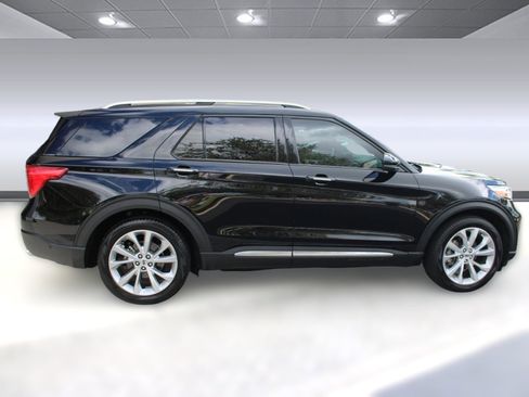 Used 2022 Ford Explorer Platinum w/ Equipment Group 601A image 8