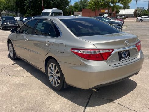 Used 2017 Toyota Camry XLE FWD image 4