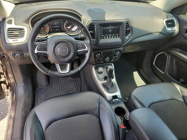 Used 2019 Jeep Compass Latitude w/ Popular Equipment Group AWD/4WD image 9