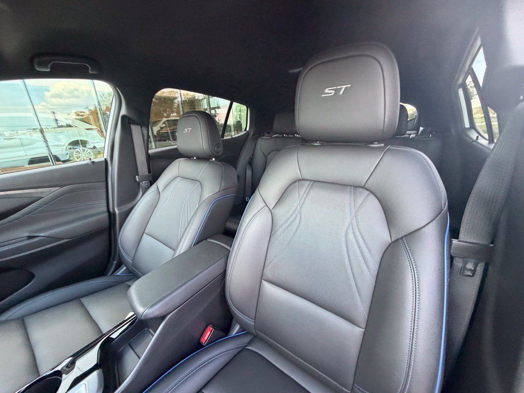 Used 2025 Buick Envista Sport Touring w/ Convenience I Package FWD image 15