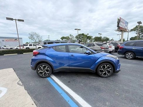 Used 2018 Toyota C-HR XLE FWD image 8