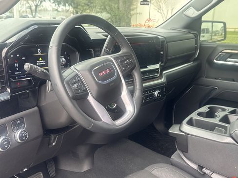 Used 2025 GMC Sierra 1500 Elevation image 5
