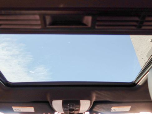 Used 2012 Mercedes-Benz E 350 4MATIC Sedan image 20