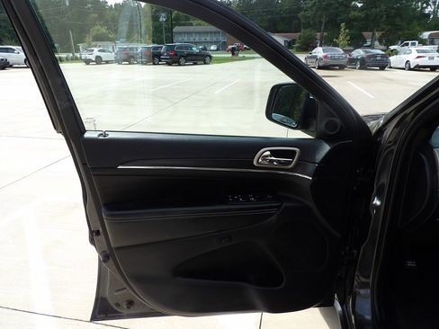 Used 2016 Jeep Grand Cherokee Limited image 47