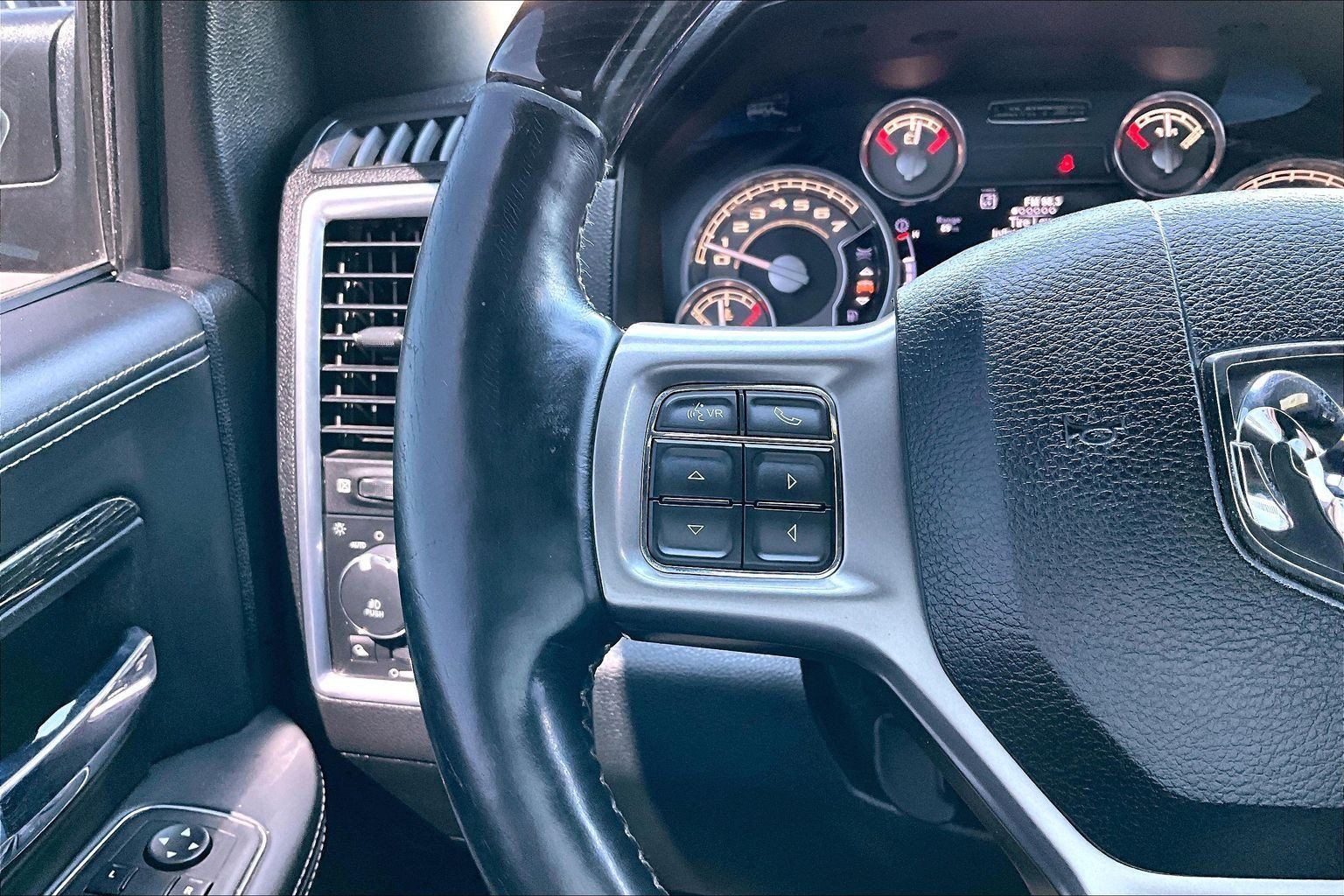 Used 2018 RAM 1500 Limited RWD image 19