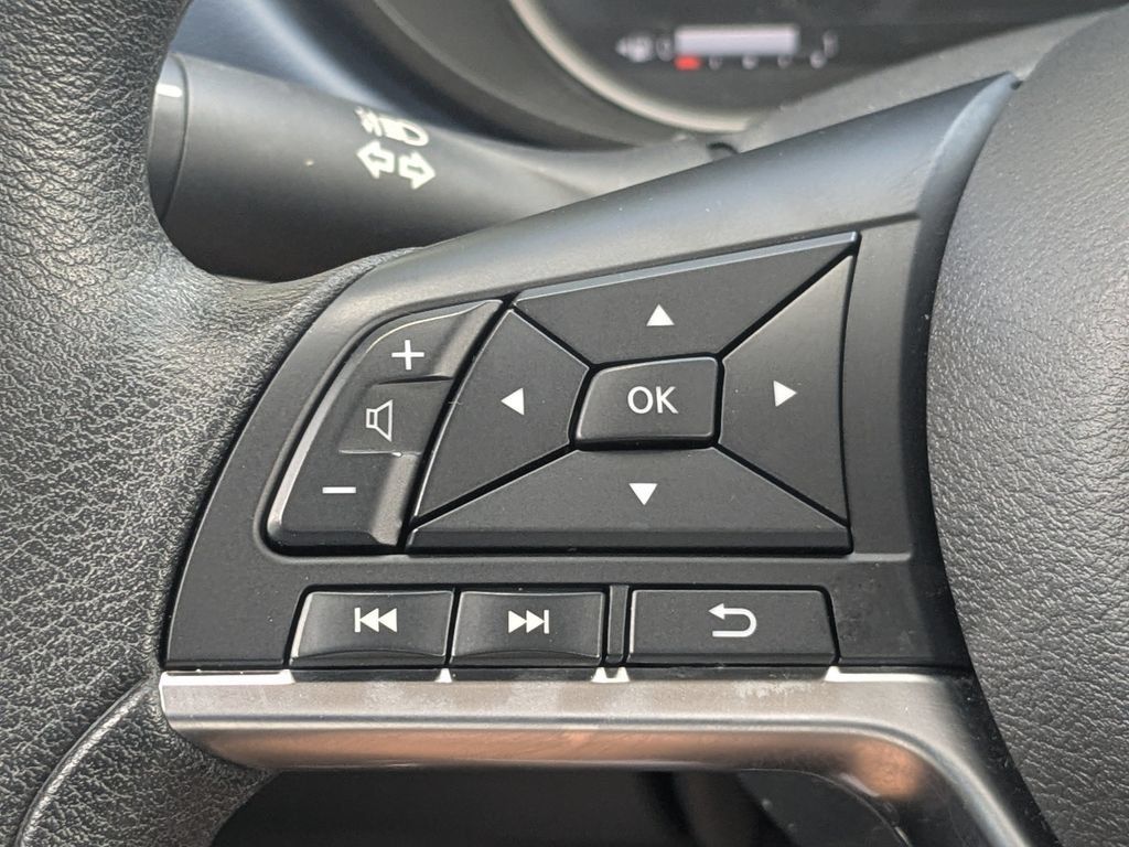Used 2025 Nissan Versa SV FWD image 22
