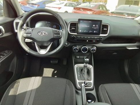 New 2025 Hyundai Venue SEL image 10