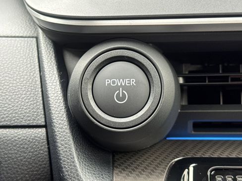 New 2026 Toyota Prius XLE image 24