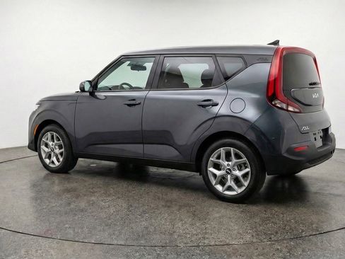 Used 2025 Kia Soul LX w/ LX Technology Package FWD image 6