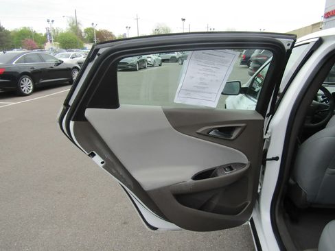 Used 2020 Chevrolet Malibu LS w/ Driver Confidence Package II FWD image 9