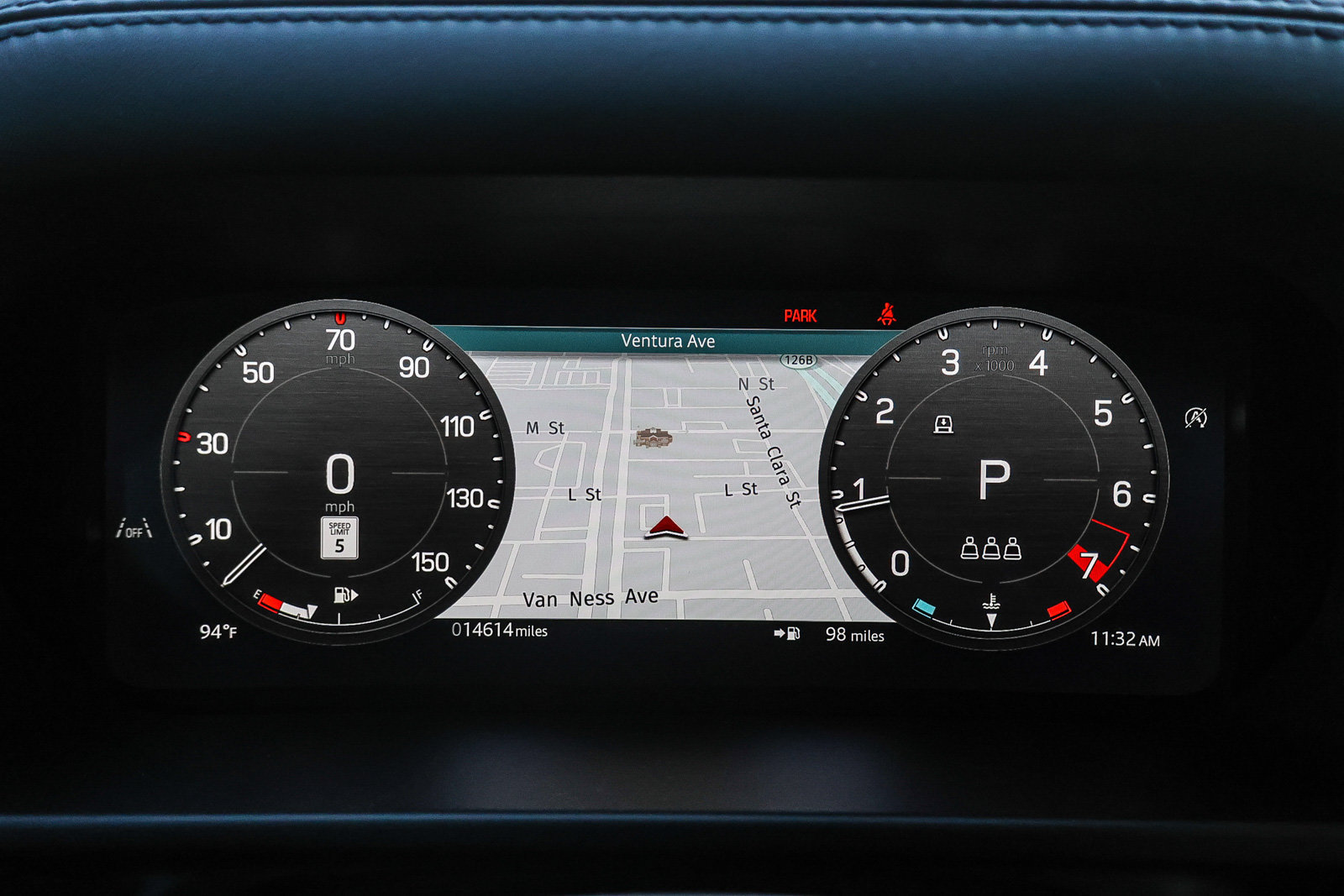 Certified 2025 Land Rover Defender 110 X-Dynamic SE AWD/4WD image 30