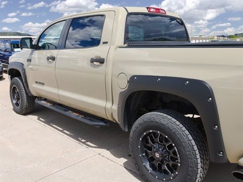 Used 2017 Toyota Tundra SR5 AWD/4WD image 9
