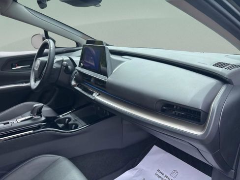 Used 2023 Toyota Prius XLE FWD image 30