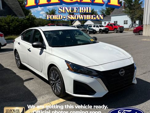 Used 2025 Nissan Altima 2.5 SV FWD image 1